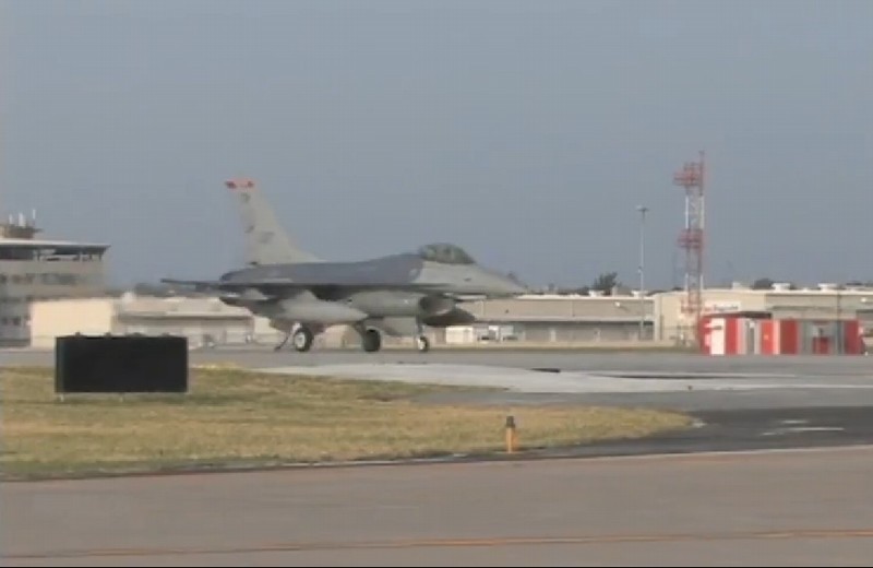 米F-16、アレスティング・ワイヤーによる緊急着陸試験を実施