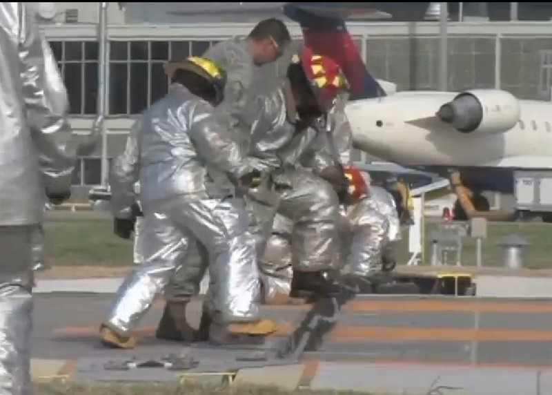 米F-16、アレスティング・ワイヤーによる緊急着陸試験を実施