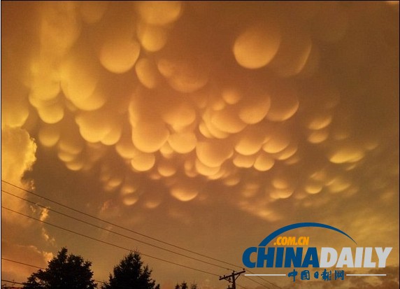 米国で珍しいオレンジ色の 乳房雲 が出現 中国網 日本語