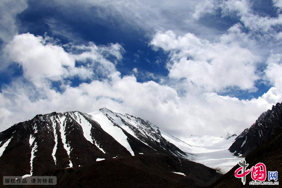 天山喀尔里克冰川。　中国网图片库　蔡增乐　摄影