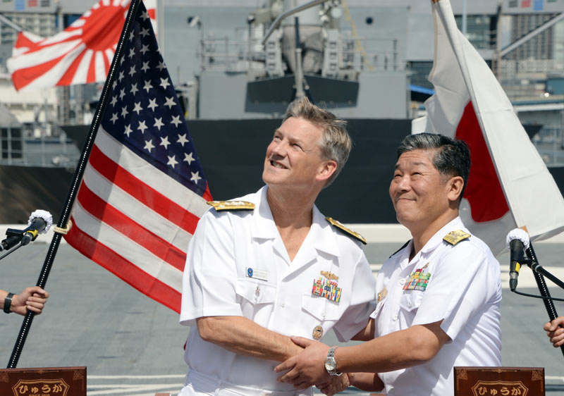 米海軍・第7艦隊指揮統制艦「ブルーリッジ」、友好訪問で日本に_