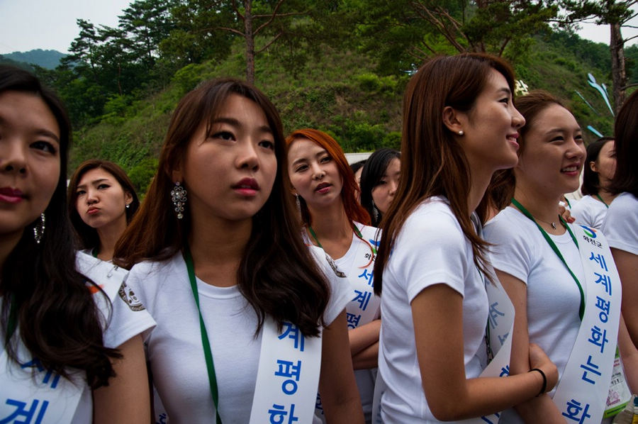 韩国首尔惊人的美貌生产线(组图)