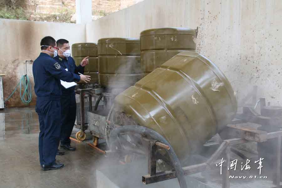 中国海軍、廃棄弾薬を大量処分