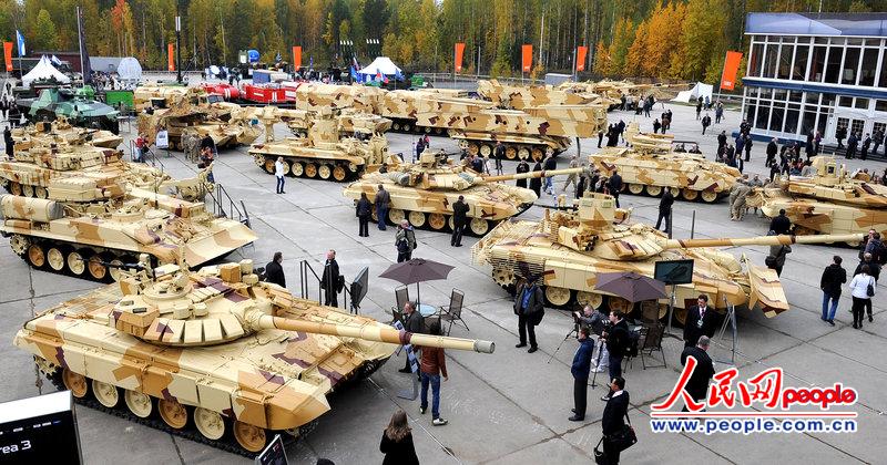 ロシア武器博覧会、戦車や弾薬など最新鋭武器が集結