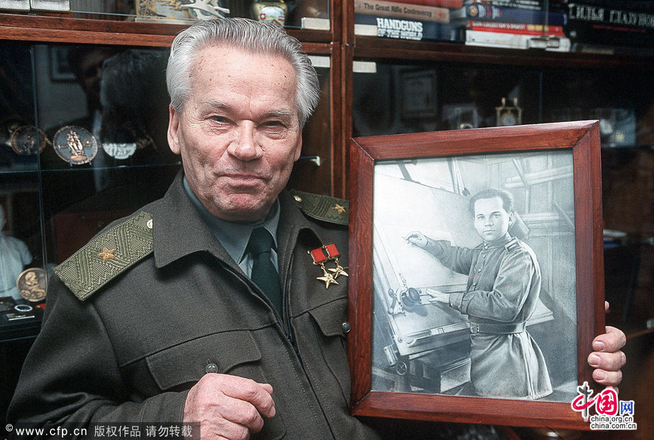 AK-47の父、カラシニコフ氏が死去