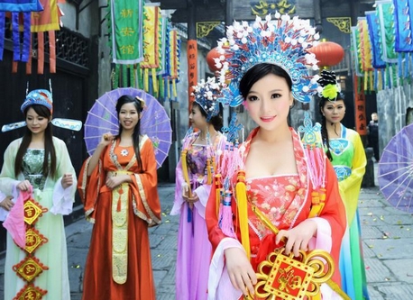 湖南省で新年を祝う女性の「財神」募集