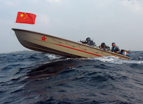 中国海軍聯合機動編隊、西沙群島守備隊で交戦訓練