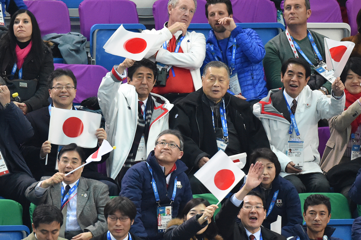 安倍首相、ソチ五輪で日本フィギュア･スケートチームを応援