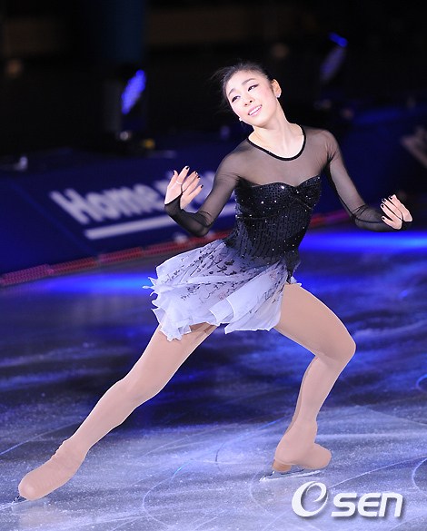 浅田真央或拍全裸写真?中日韩花滑“萝莉”大比拼