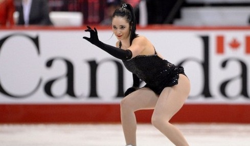 加拿大花滑美女摔倒不忘卖萌 PK日本花滑女神