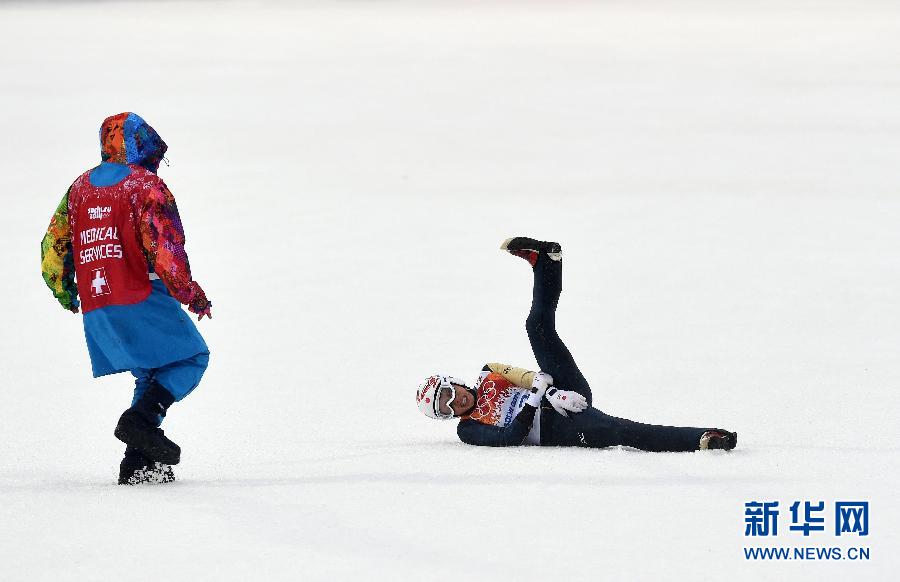 日本の加藤大平選手、ソチ五輪で転倒し負傷