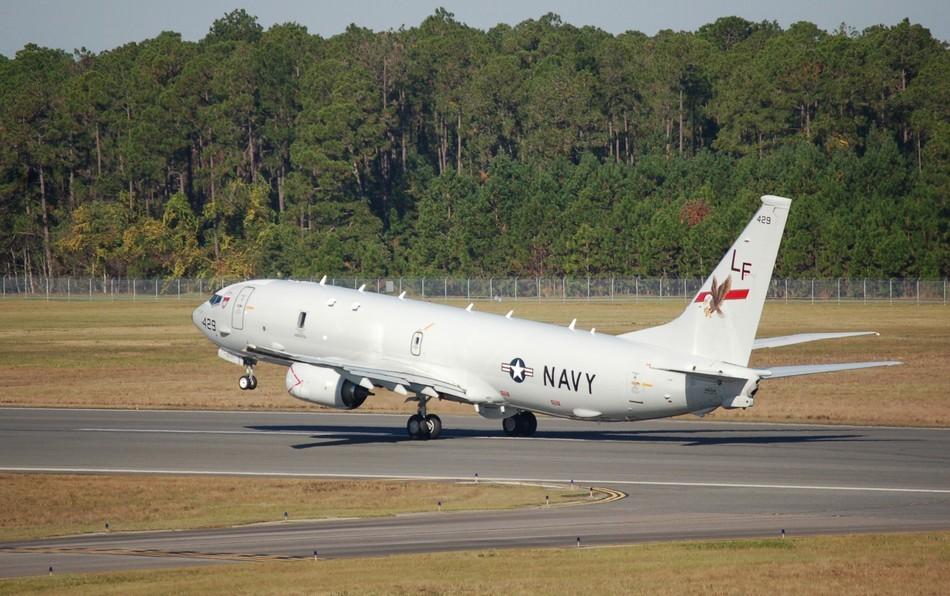 米軍最強の哨戒機、P-8Aが不明機の捜索を開始