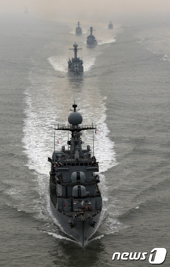 韩国7艘军舰领衔大规模演习