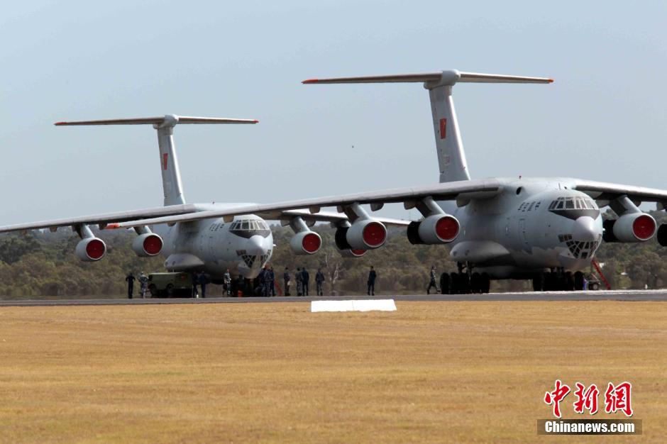 中日軍機、オーストラリアに集まり不明機を共同捜索へ