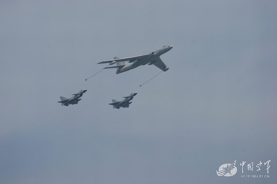 中国空軍の給油機と思われるIl-78がテスト飛行