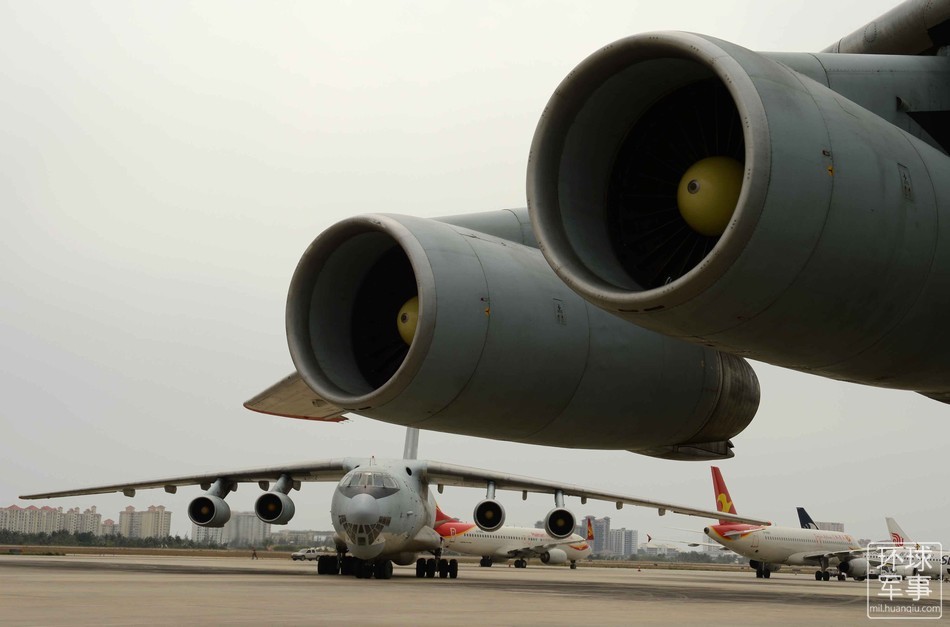 中国空軍の給油機と思われるIl-78がテスト飛行