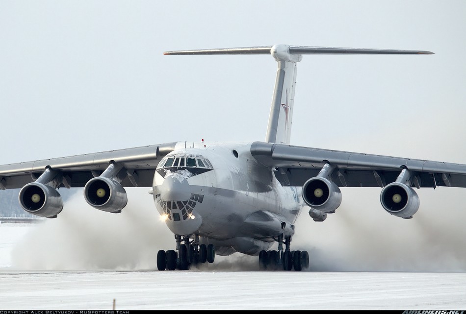 中国空軍の給油機と思われるIl-78がテスト飛行