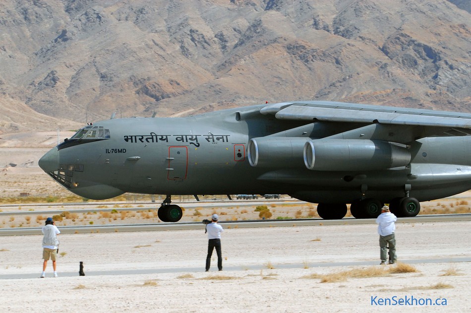 中国空軍の給油機と思われるIl-78がテスト飛行