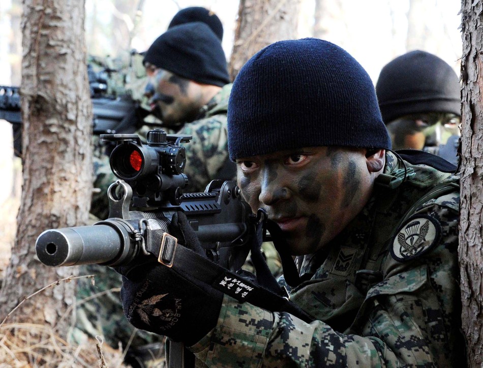 米韓合同訓練　韓国海軍の多くの精鋭作戦部隊が登場