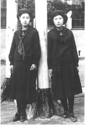 大正年间，福冈女学校的校服