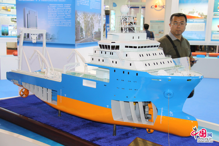 海洋工程多功能支持船舶 摄影 中国网 苏向东