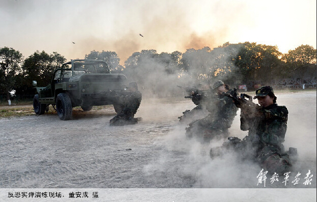 中国陸軍31軍の女子特殊兵が公開