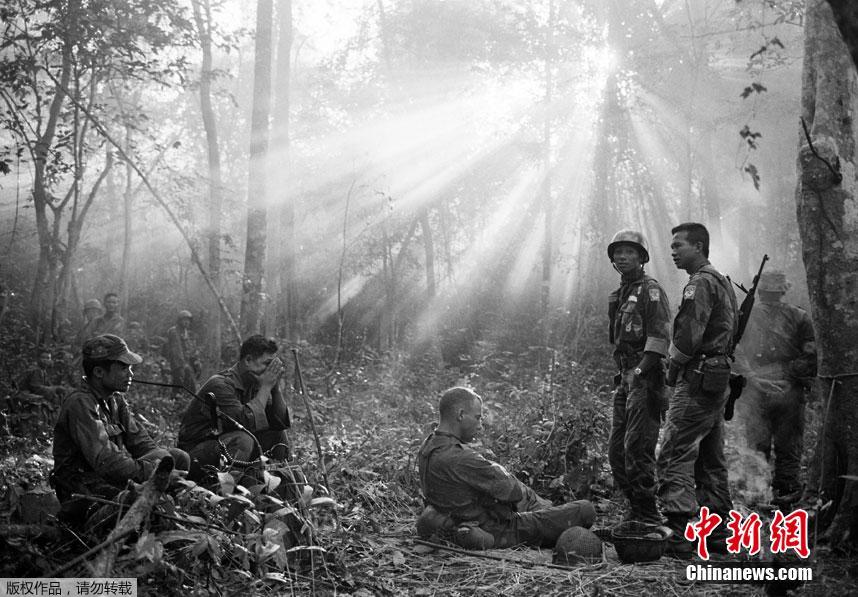 传奇战地摄影师的越战作品