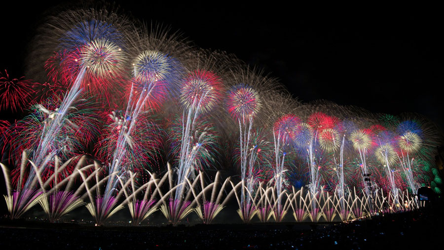 日本夏季风物诗：花火大会 凤舞九天（高清）