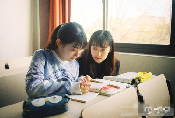 复旦大学の「<em>学园</em>の花」<em>姉妹</em>、生活写真を公开
