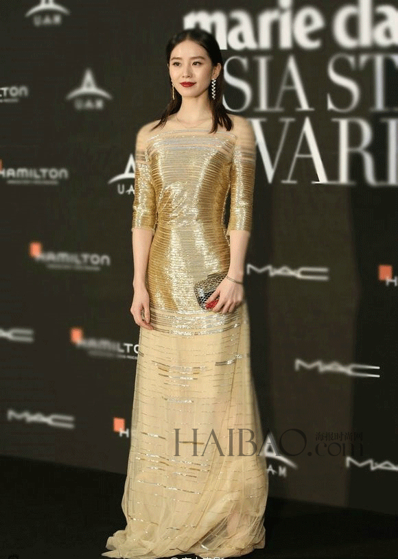 刘诗诗出席第19届釜山电影节“亚洲明星大奖”颁奖礼红毯