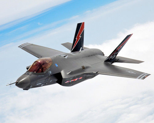 资料图：最新型隐形战斗机F-35。