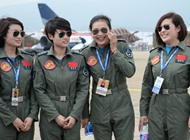 中国空軍の女性パイロット