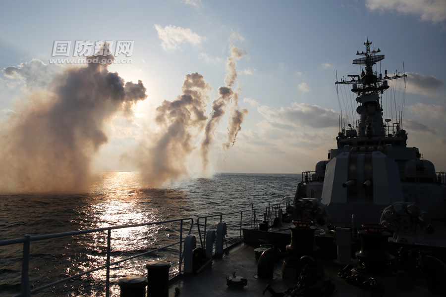 北海艦隊が黄海で演習　各型の兵器から次々と発砲