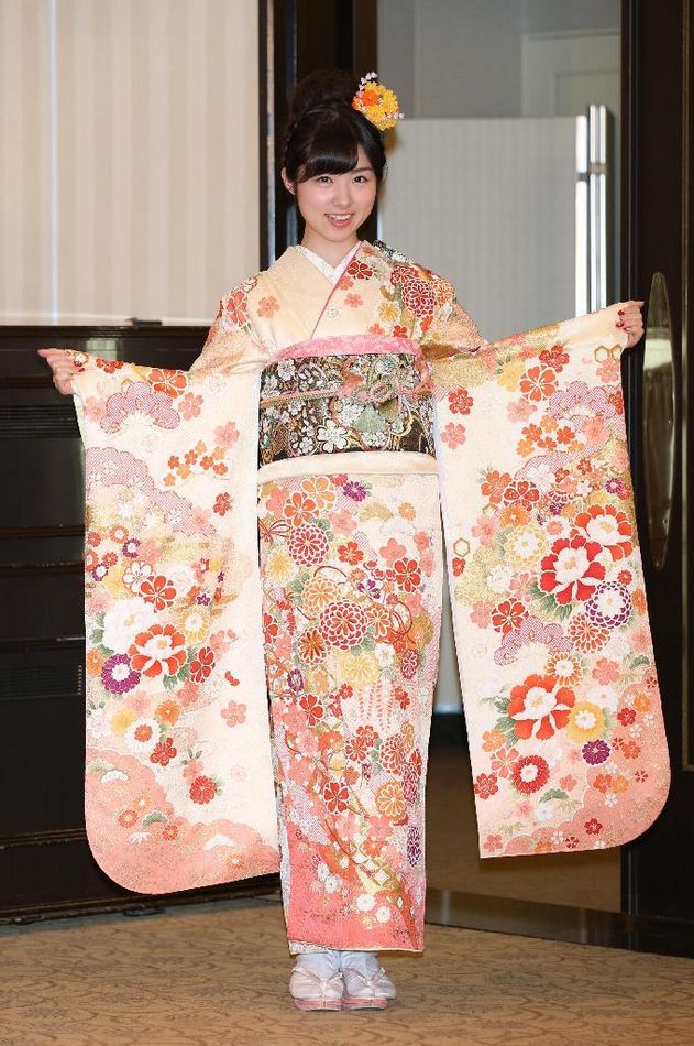 日本超人气团体AKB48成人礼