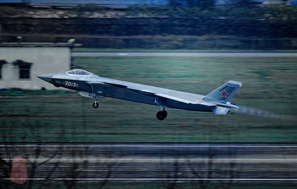 J-20戦闘機、エンジンの詳細な点が明らかに