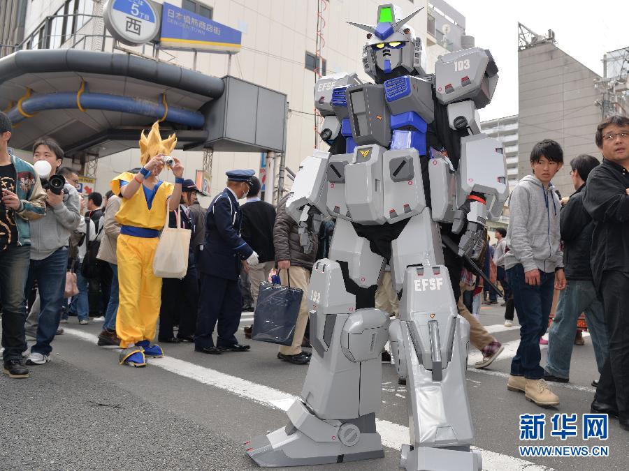 （国际）（2）日本大阪举行动漫游行狂欢节　