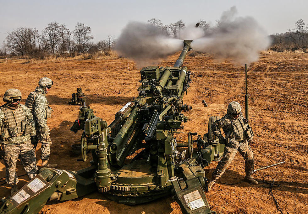 米韓合同軍事演習　2種の榴弾砲が競演