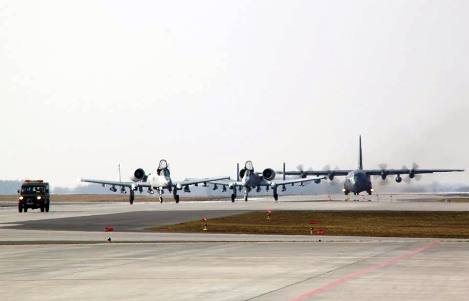 米軍A-10がポーランドに配備　ロシアを威嚇