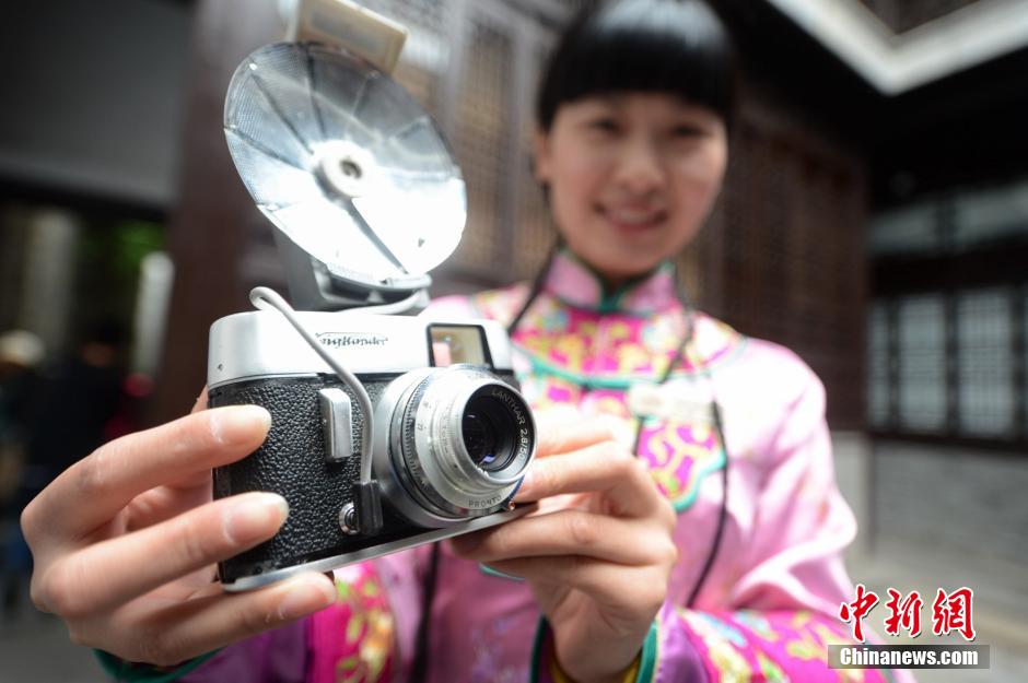 揚州市で100年前のカメラが展示、愛好家を集める_中国網_日本語