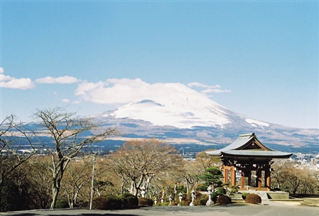从平和公园看富士山
