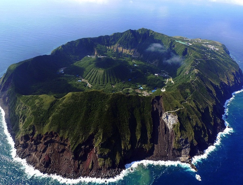 日本火山口村庄（图片来自网页截图）