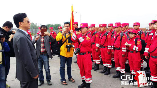 中国国際救援隊、ネパールで救援活動を繰り広げる