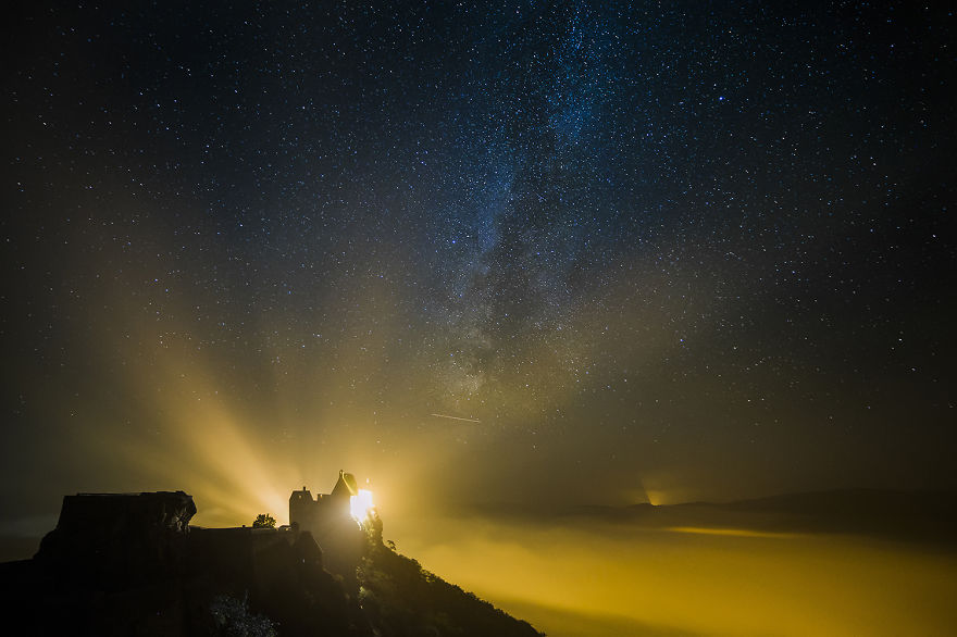 夜幕下的璀璨星空