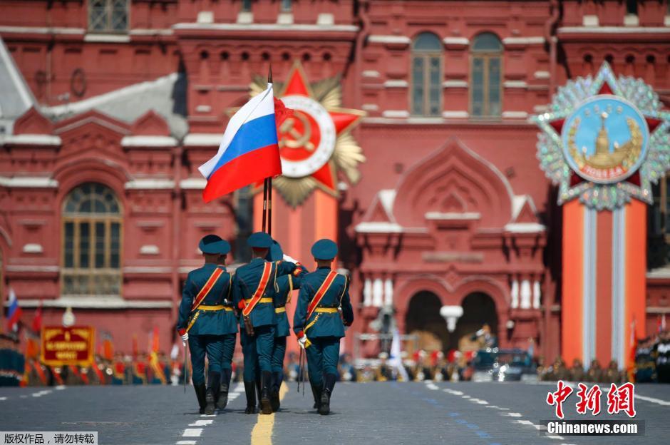 俄罗斯举行盛大阅兵 庆祝卫国战争胜利70周年