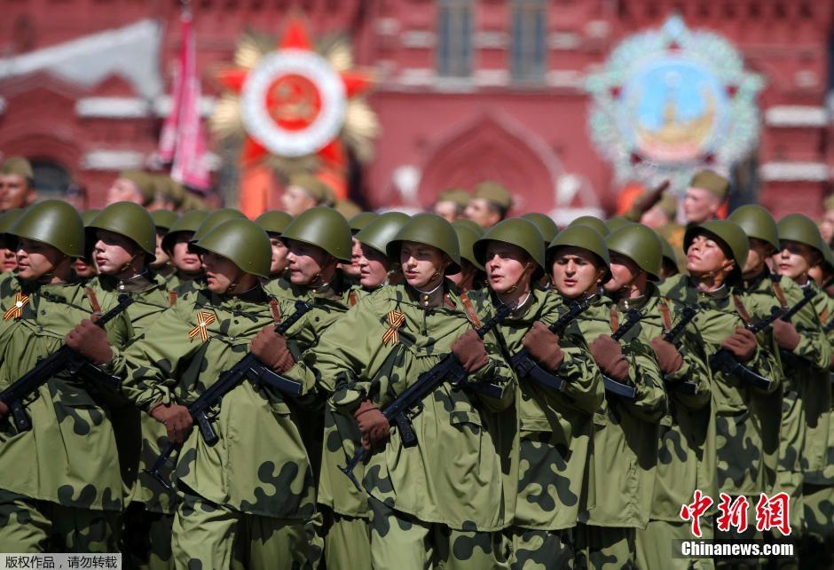 俄罗斯举行盛大阅兵 庆祝卫国战争胜利70周年