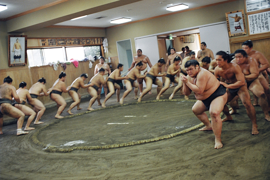 意大利摄影师拍日本相扑“优雅巨人”