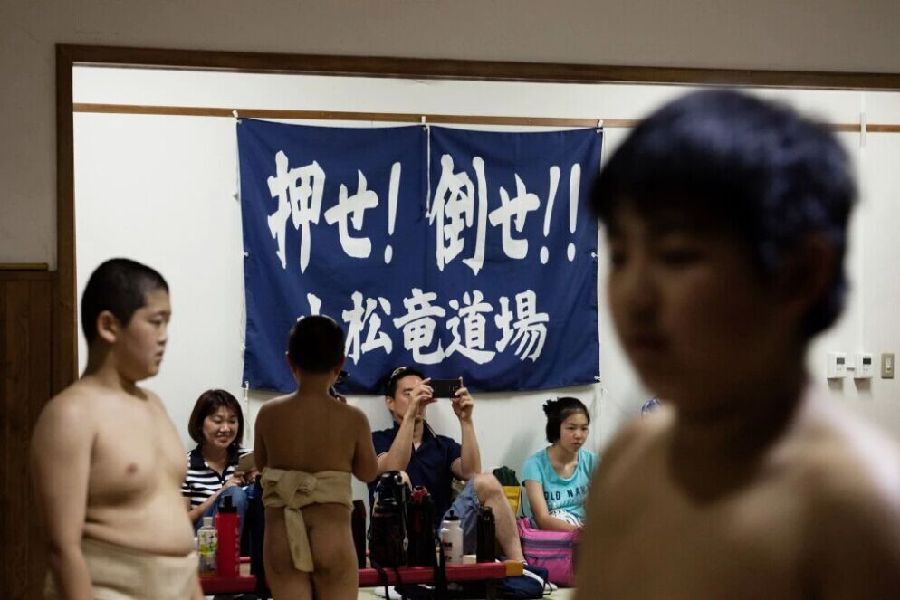 日本相扑俱乐部渴求下一代
