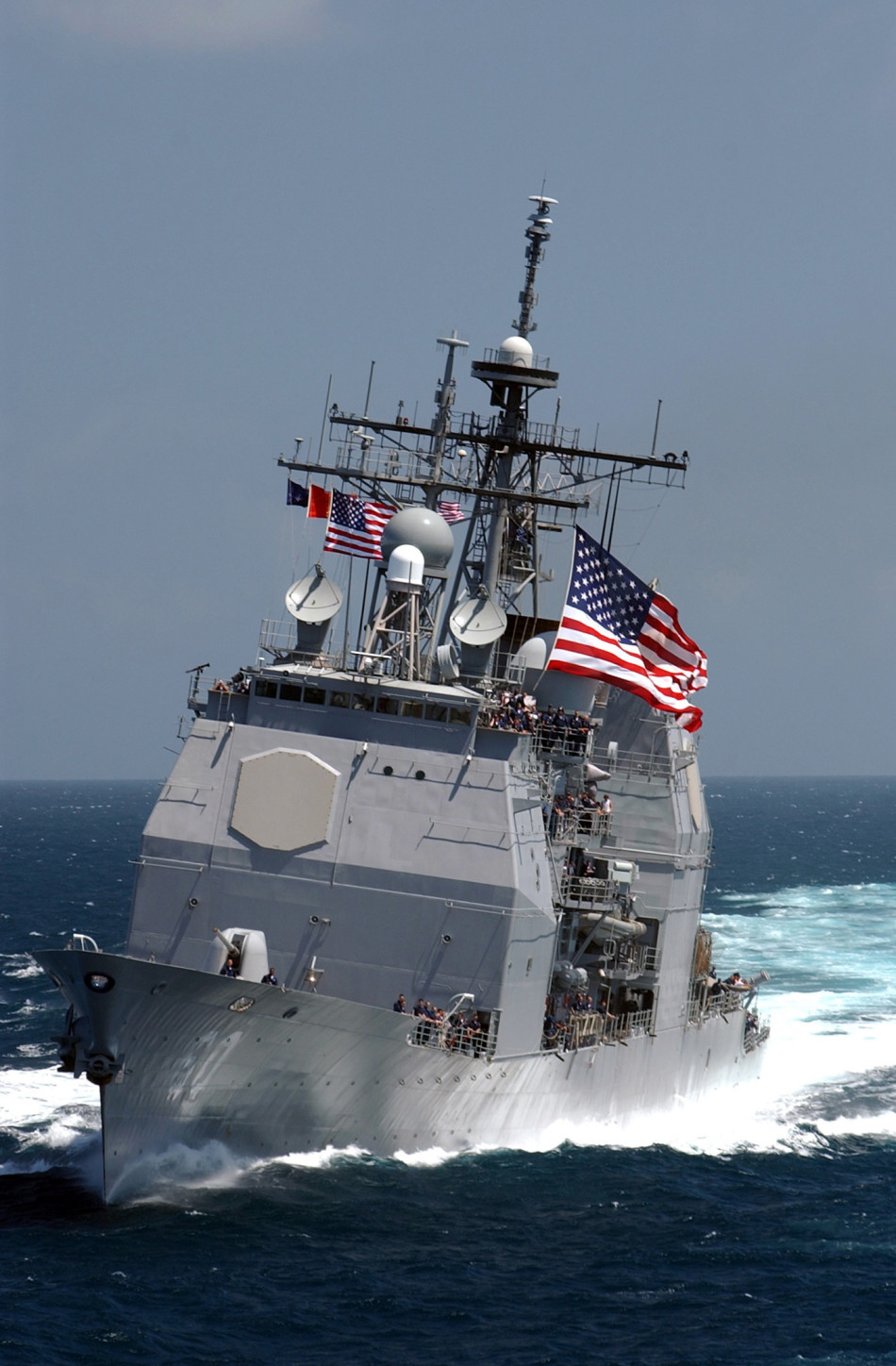 美军陆地反导外形酷似宙斯盾舰