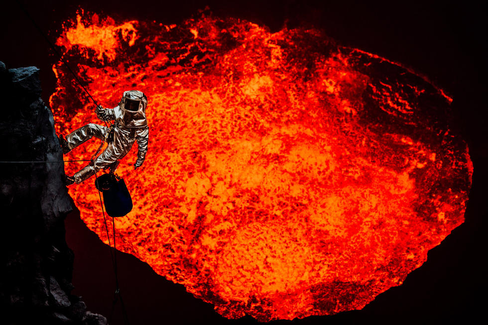 探検家が火山に潜入 マグマを近距離撮影 中国網 日本語