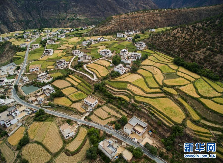 CHINA-SICHUAN-XIANGCHENG-COUNTRYSIDE SCENERY (CN)